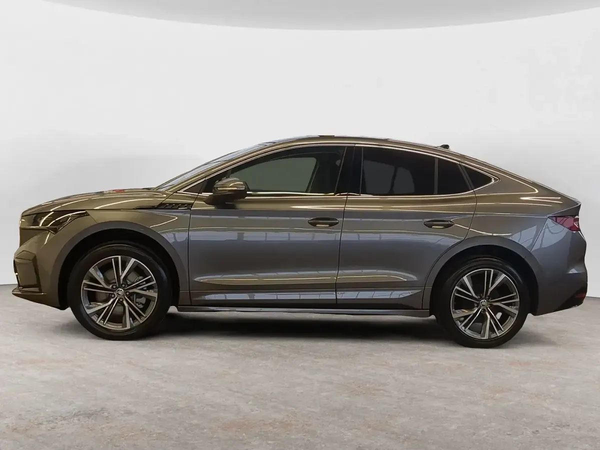 Gebraucht Skoda Enyaq iV Suite 150 kW (204 PS) 2024 Graphite grau metallic met. graphite grau metallic met. SUV