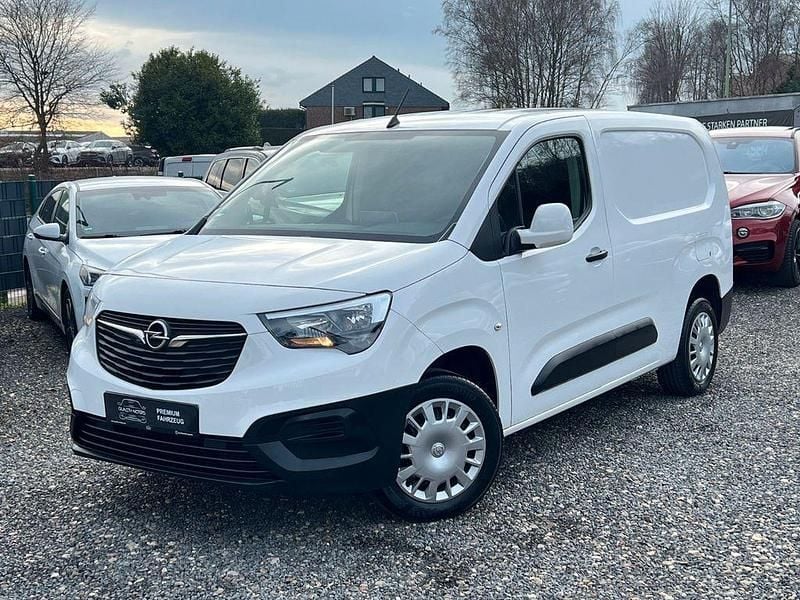 Weiß Gebraucht 2020 Opel Combo Van / Kleinbus | 10.990 € (Guter Preis) - Bild 1/4