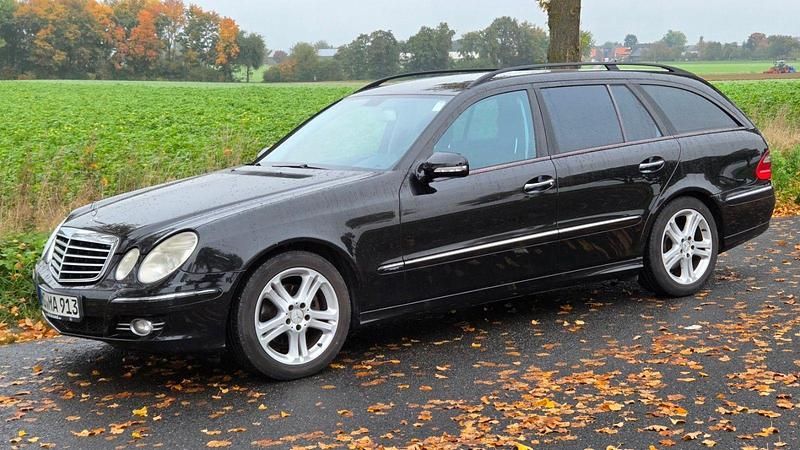 Schwarz Gebraucht 2006 Mercedes E220 Avantgarde Kombi | 4.500 € (Etwas zu teuer) - Bild 1/4
