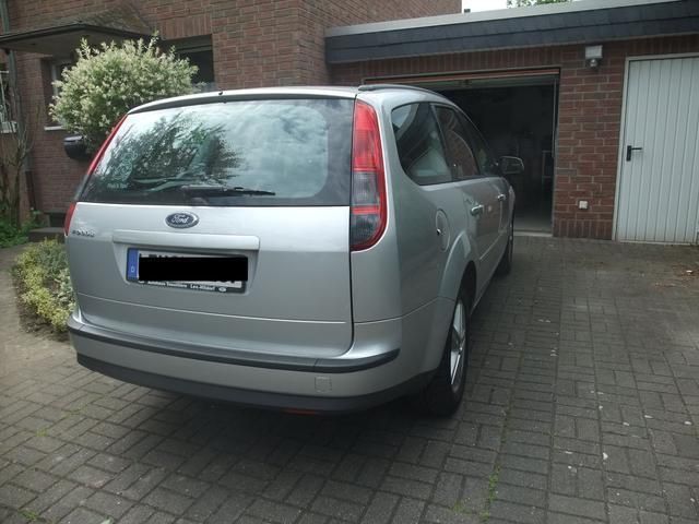 Gebraucht Ford Focus Ghia 101 PS (74 kW) 2005 Silber metallic Kombi