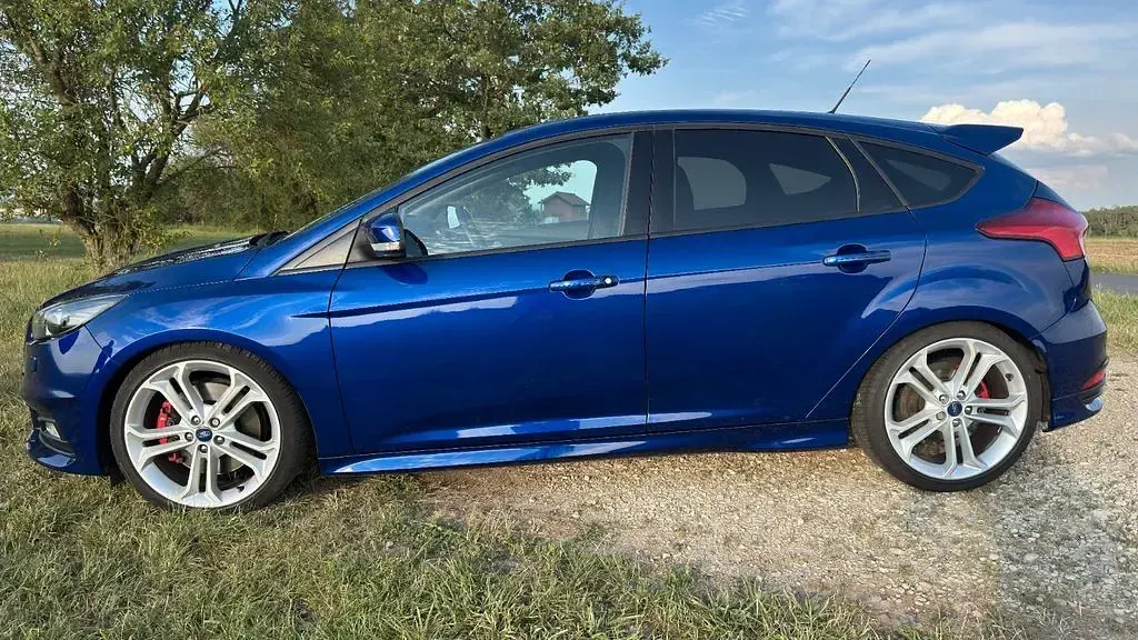 Gebraucht Ford Focus ST 250 PS (183 kW) 2016 Blau Limousine