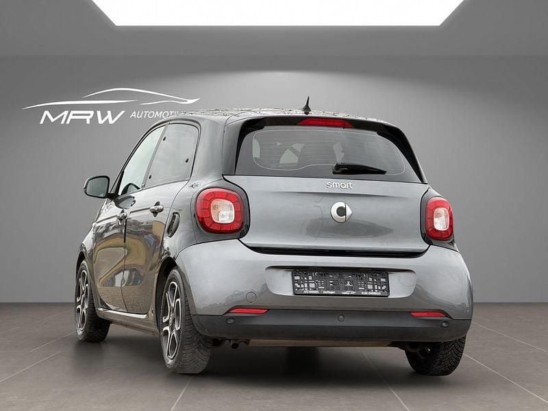 Second-hand Smart ForFour 90 CP (66 kW) 2016 Negru Hatchback