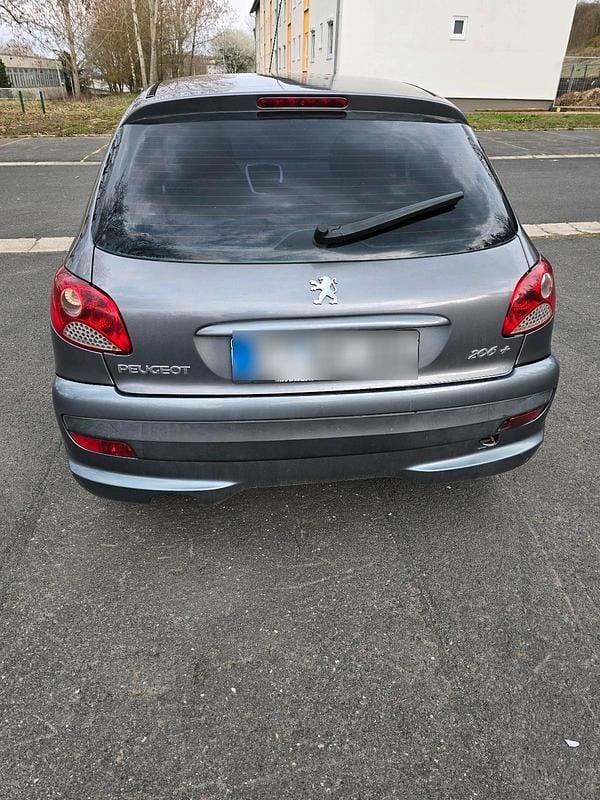 Gebraucht Peugeot 206+ 60 PS (44 kW) 2010 Grau Kleinwagen