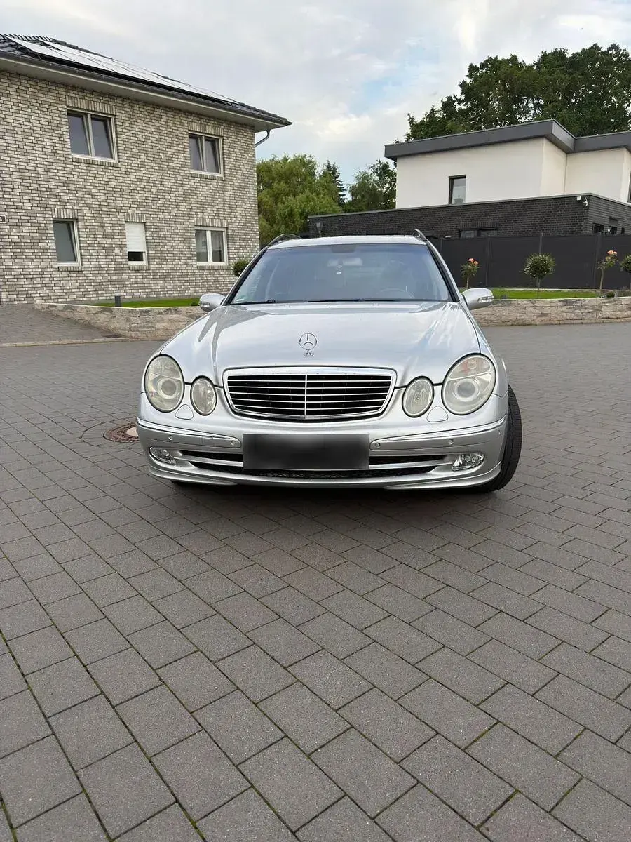 Gebraucht Mercedes E500 Avantgarde 306 PS (225 kW) 2003 Silber Kombi