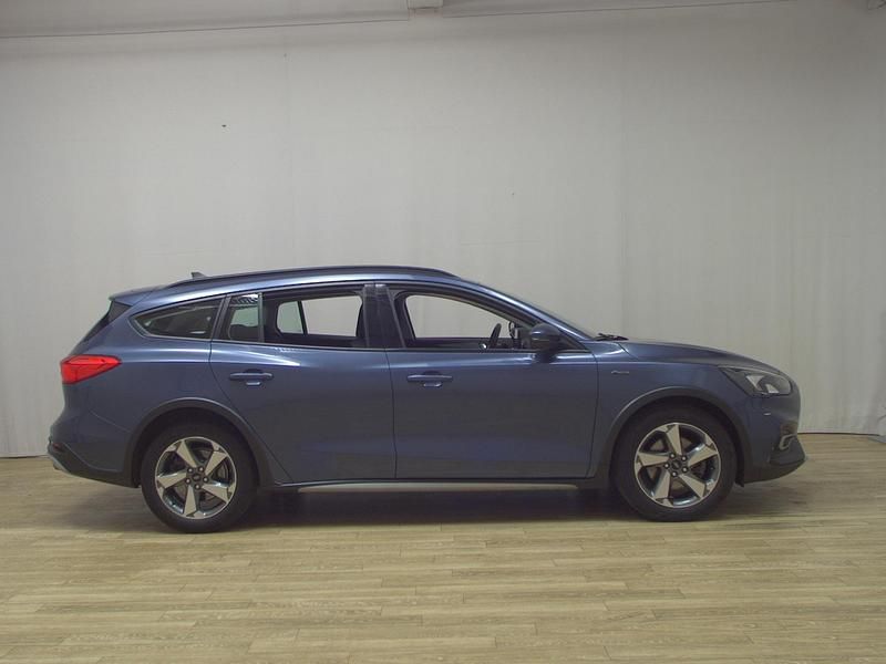 Blau Gebraucht 2020 Ford Focus Active Kombi | 13.980 € (Guter Preis) - Bild 1/4