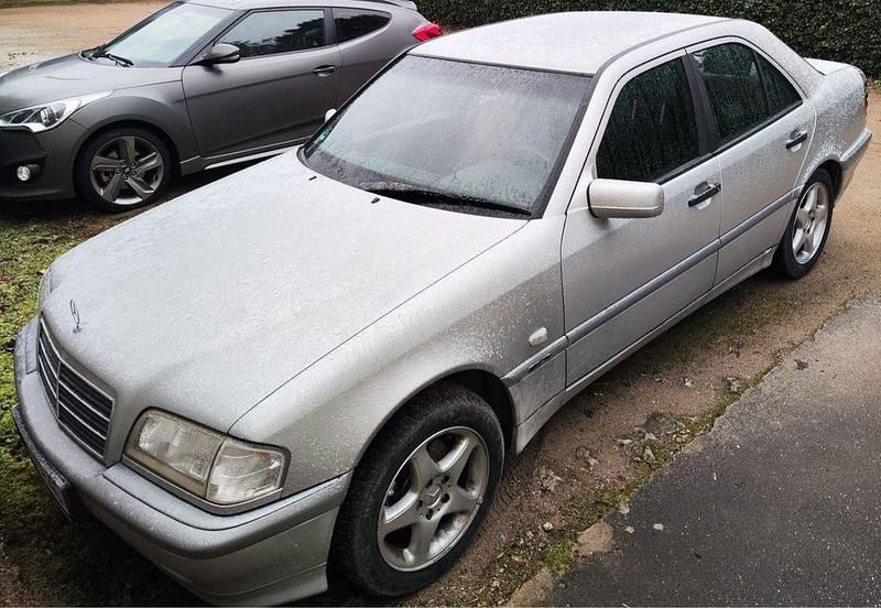 Silber Gebraucht 1999 Mercedes C180 Classic Limousine | 3.500 € (Guter Preis) - Bild 1/3