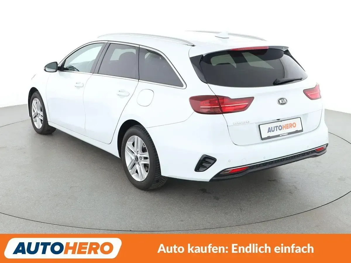 Gebraucht Kia Ceed Vision 140 PS (102 kW) 2019 Weiß Kleinwagen