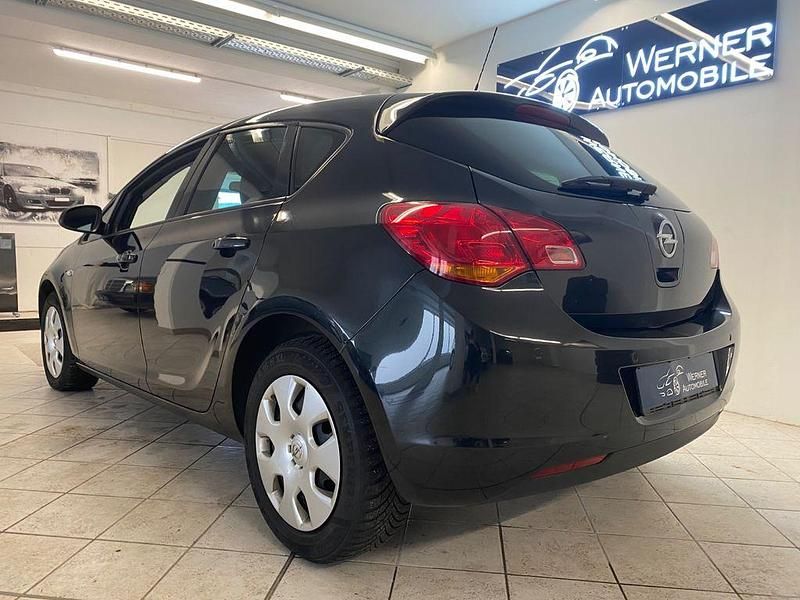 Gebraucht Opel Astra Design Edition 110 PS (80 kW) 2011 Schwarz Limousine