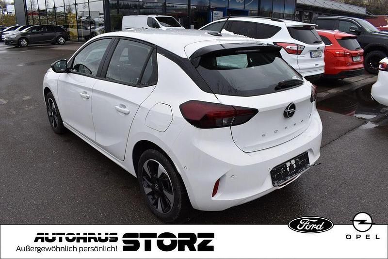 Gebraucht Opel Corsa-e Edition 100 kW (136 PS) 2023 Lack weiss banquise/typ aussen Kleinwagen