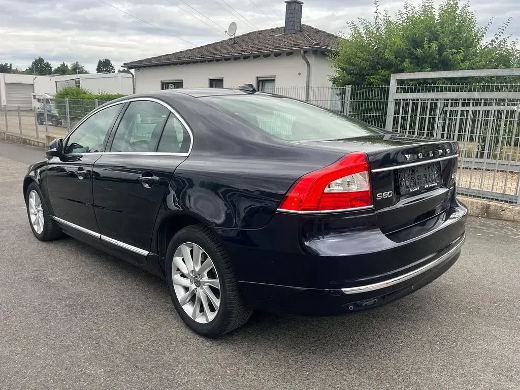 Gebraucht Volvo S80 Summum 136 PS (100 kW) 2014 Blau Limousine