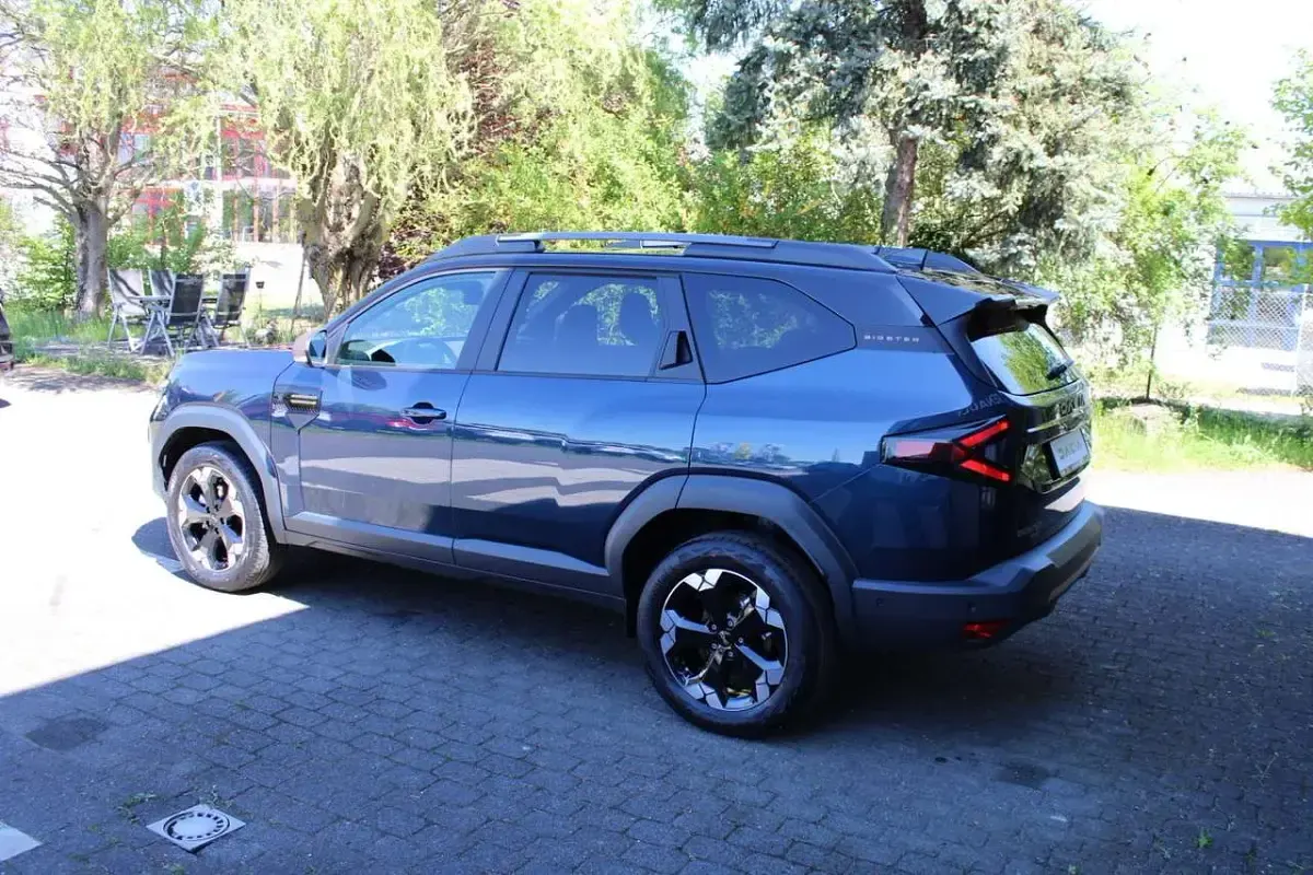 Neu Dacia Bigster Extreme 109 PS (80 kW) 2025 Indigoblau SUV