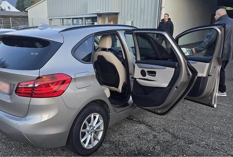 Gebraucht BMW 216 116 PS (85 kW) 2020 Silber Kombi