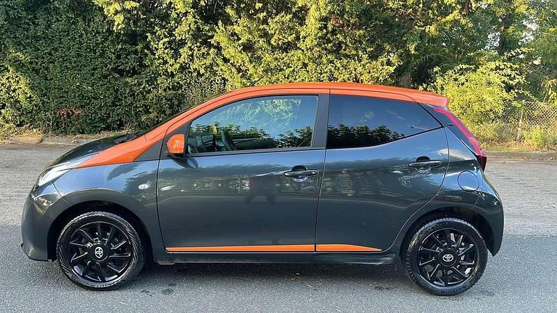 Gebraucht Toyota Aygo 72 PS (52 kW) 2020 Dark grey Kleinwagen