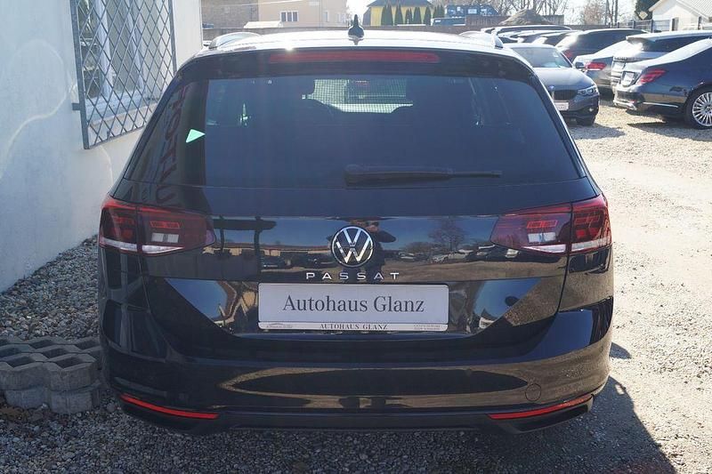 Gebraucht VW Passat 150 PS (110 kW) 2021 Schwarz Kombi