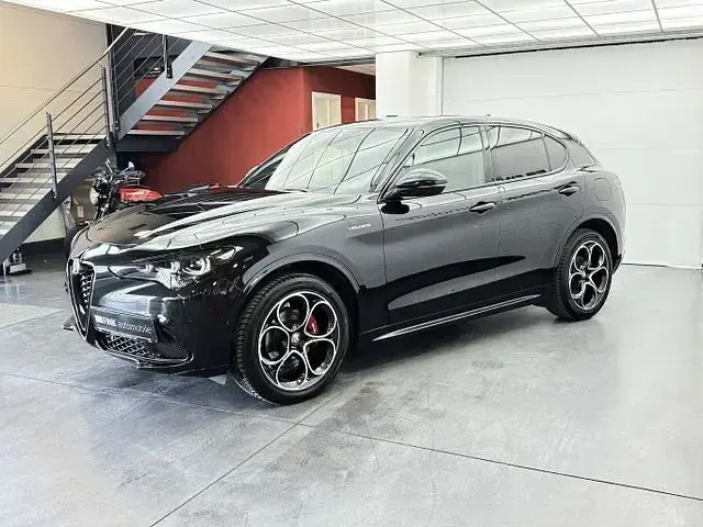 Gebraucht Alfa Romeo Stelvio Veloce 209 PS (153 kW) 2024 Schwarz SUV