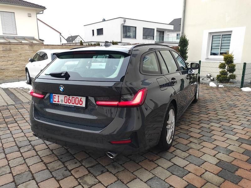 Gebraucht BMW 320 190 PS (139 kW) 2020 Grau Kombi