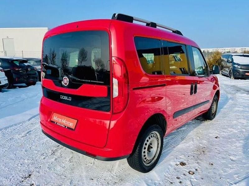 Gebraucht Fiat Doblò Lounge 120 PS (88 kW) 2016 Rot Van / Kleinbus