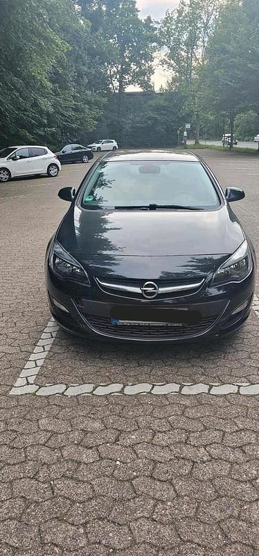 Gebraucht Opel Astra 120 PS (88 kW) 2012 Schwarz Limousine