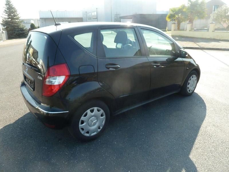 Gebraucht Mercedes A160 82 PS (60 kW) 2012 Schwarz Kleinwagen