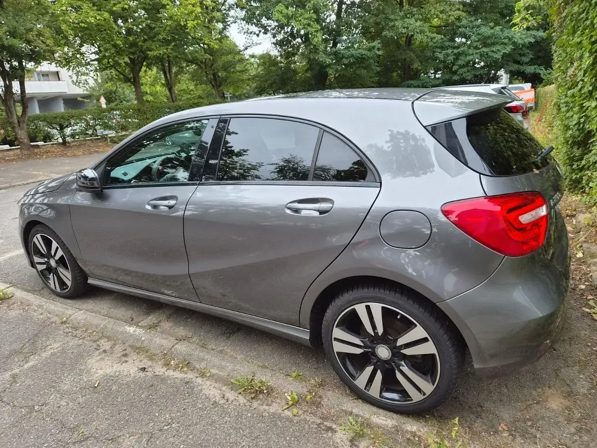 Gebraucht Mercedes A200 156 PS (114 kW) 2015 Grau Kleinwagen