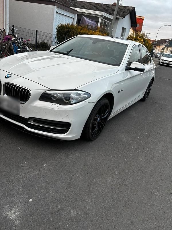 Gebraucht BMW 528 245 PS (180 kW) 2014 Weiß Limousine