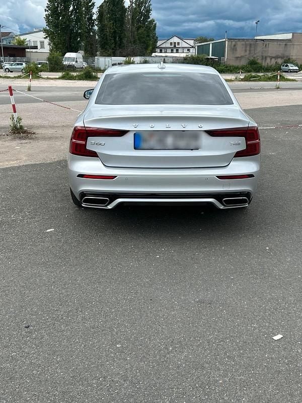 Gebraucht Volvo S60 R-Design 190 PS (139 kW) 2019 Silber Limousine