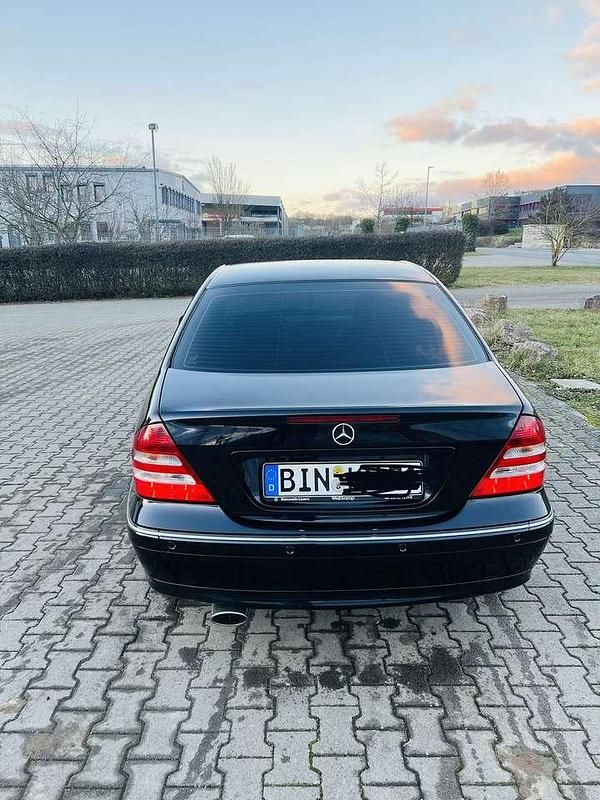 Gebraucht Mercedes C230 Avantgarde 204 PS (150 kW) 2005 Schwarz Limousine