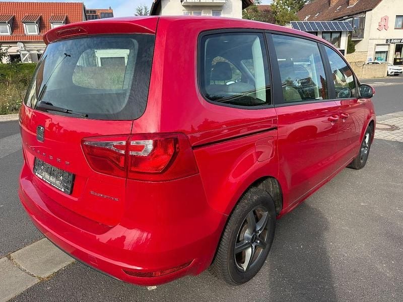 Gebraucht Seat Alhambra Reference 150 PS (110 kW) 2011 Rot Van / Kleinbus