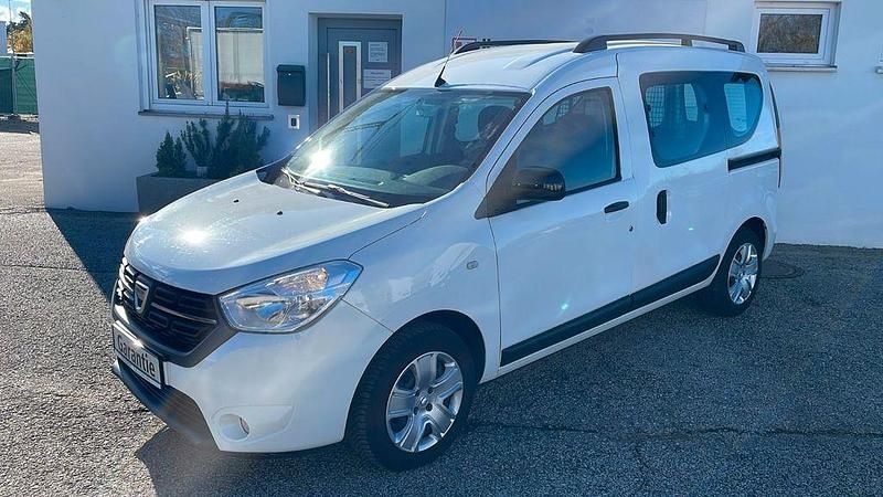 Gebraucht Dacia Dokker 102 PS (75 kW) 2020 Weiß Van / Kleinbus