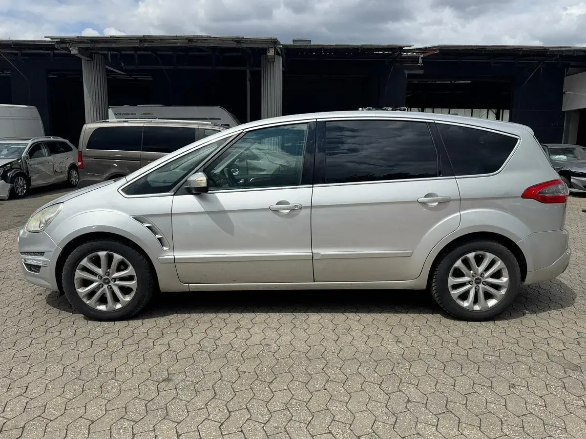Gebraucht Ford S-MAX Titanium 200 PS (147 kW) 2011 Silber Van / Kleinbus