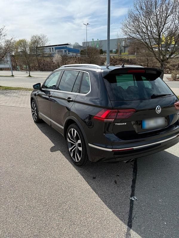 Gebraucht VW Tiguan 180 PS (132 kW) 2017 Schwarz SUV