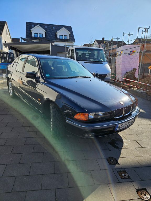 Schwarz Gebraucht 2000 BMW 520 Limousine | 3.100 € (Guter Preis) - Bild 1/4