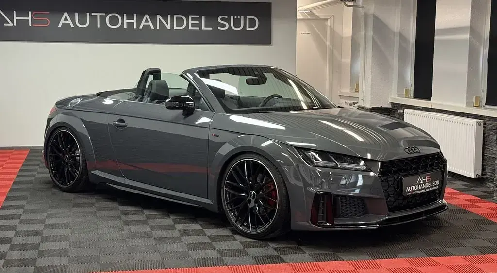 Używany Audi TT Competition 197 KM (144 kW) 2020 Szary Kabriolet