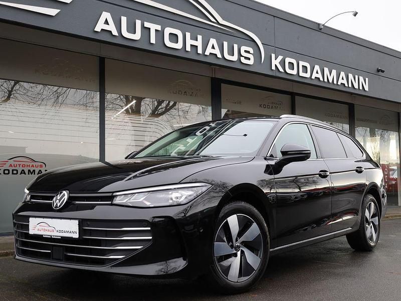 Schwarz Gebraucht 2025 VW Passat Business Kombi | 33.440 € (Superpreis) - Bild 1/4