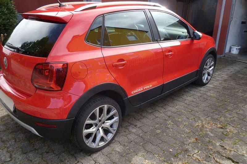 Gebraucht VW Polo Cross 90 PS (66 kW) 2017 Rot Kleinwagen