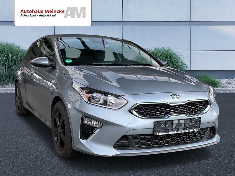 Silber Gebraucht 2019 Kia Ceed Limousine | 13.000 € - Bild 1/4