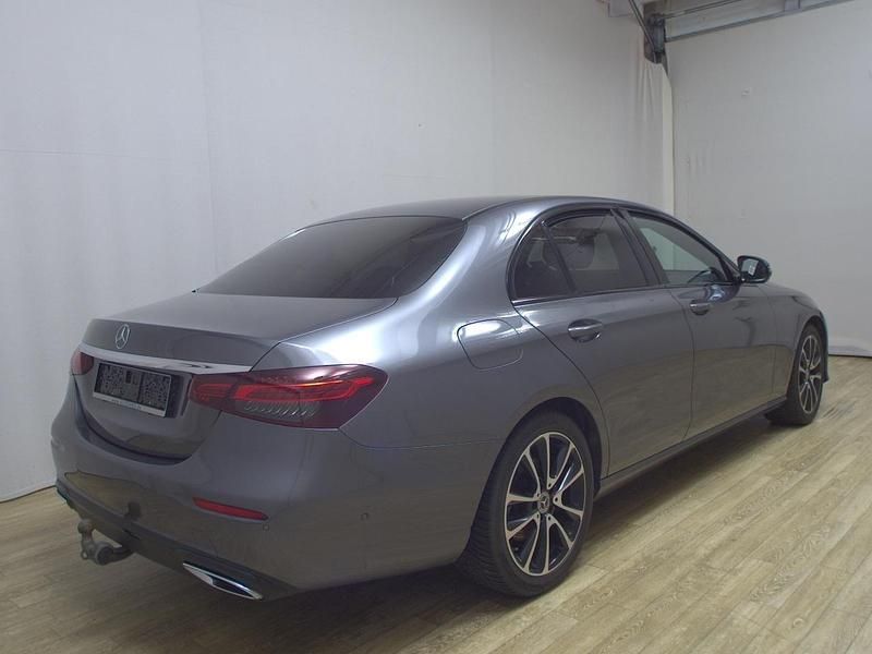 Gebraucht Mercedes E220 Avantgarde 220 PS (161 kW) 2022 Grau Limousine