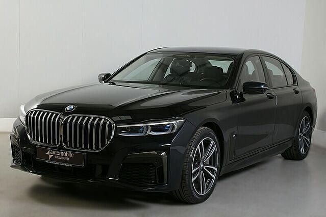 Gebraucht BMW 750 M Sport 530 PS (389 kW) 2021 Carbonschwarz met. Limousine