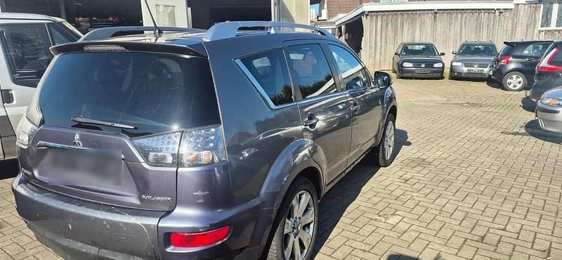 Gebraucht Mitsubishi Outlander 177 PS (130 kW) 2010 Grau SUV