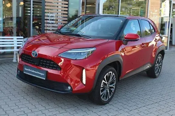 Gebraucht Toyota Yaris Elegant 116 PS (85 kW) 2022 Karminarot metallic Kleinwagen