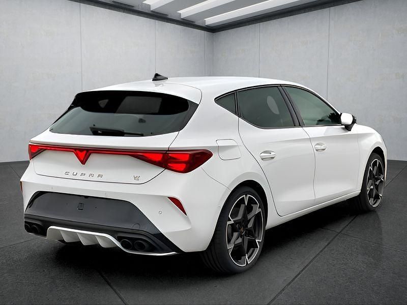 Neu Cupra Leon VZ 300 PS (220 kW) 2025 Weiß Kleinwagen
