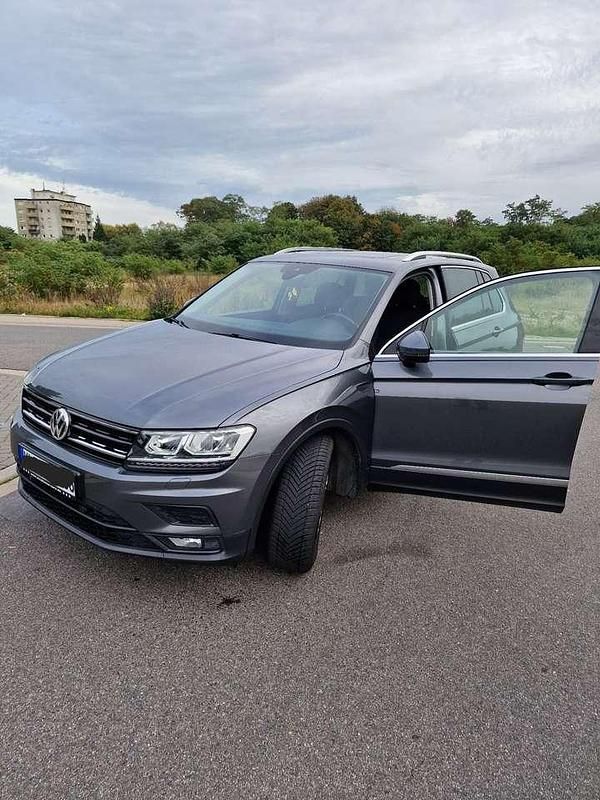 Grau Gebraucht 2018 VW Tiguan Join SUV | 18.990 € (Fairer Preis) - Bild 1/4