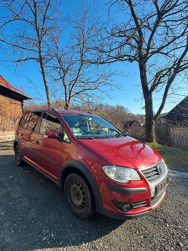 Rot Gebraucht 2008 VW Touran Van / Kleinbus | 3.600 € (Fairer Preis) - Bild 1/4