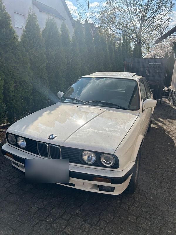 Gebraucht BMW 318 121 PS (88 kW) 1989 Weiß Coupé