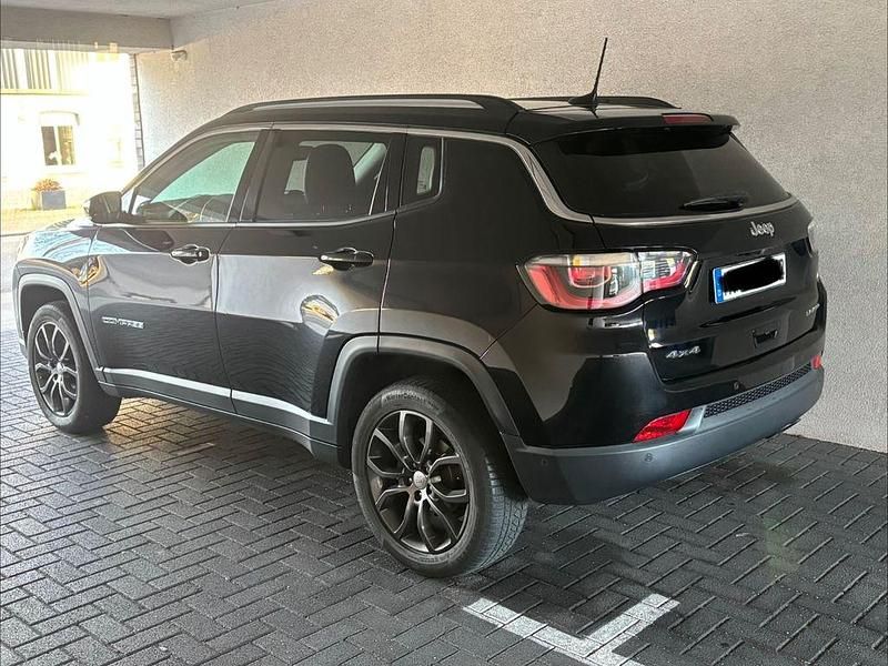 Gebraucht Jeep Compass Limited 170 PS (125 kW) 2018 Schwarz SUV