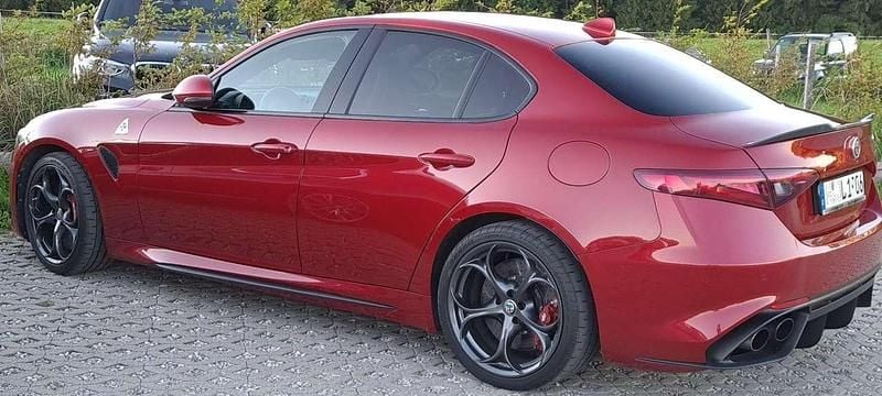 Rot Gebraucht 2016 Alfa Romeo Giulia Quadrifoglio Limousine | 59.900 € - Bild 1/4
