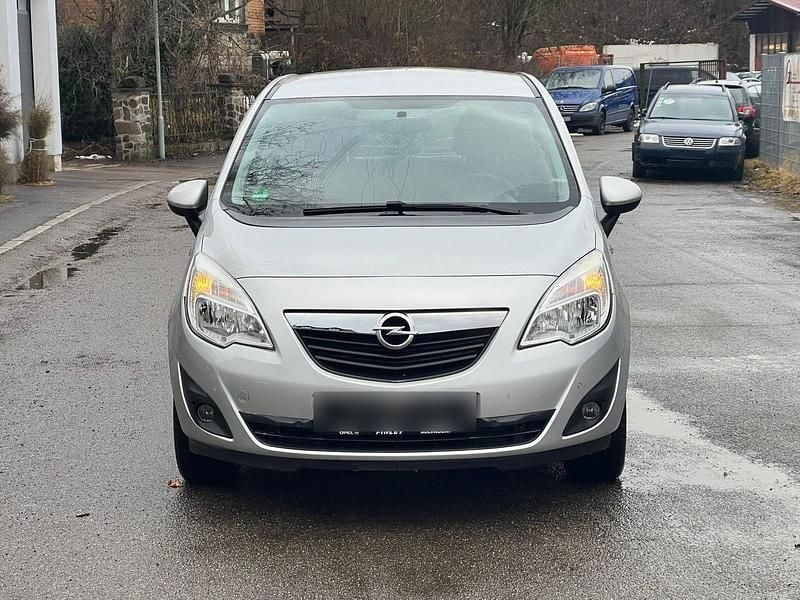 Gebraucht Opel Meriva 105 PS (77 kW) 2010 Silber Van / Kleinbus