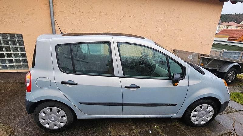 Gebraucht Renault Modus Authentique 88 PS (64 kW) 2004 Silber Van / Kleinbus