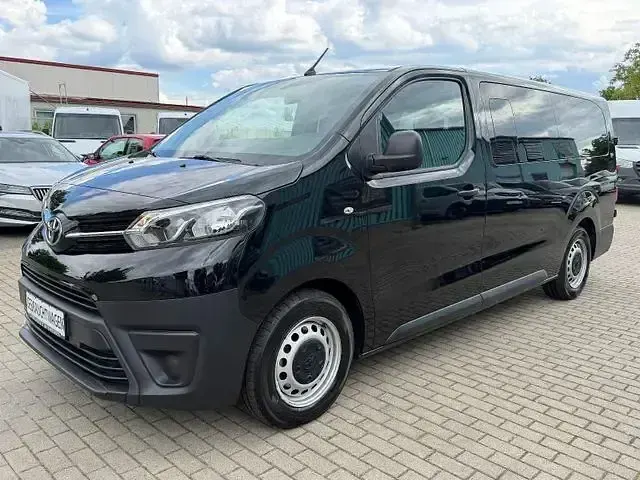 Gebraucht Toyota Proace 179 PS (131 kW) 2023 Schwarz Van / Kleinbus
