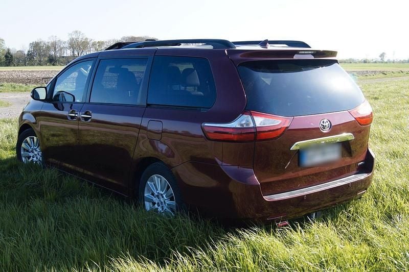 Gebraucht Toyota Sienna XLE 268 PS (197 kW) 2016 Rot Van / Kleinbus